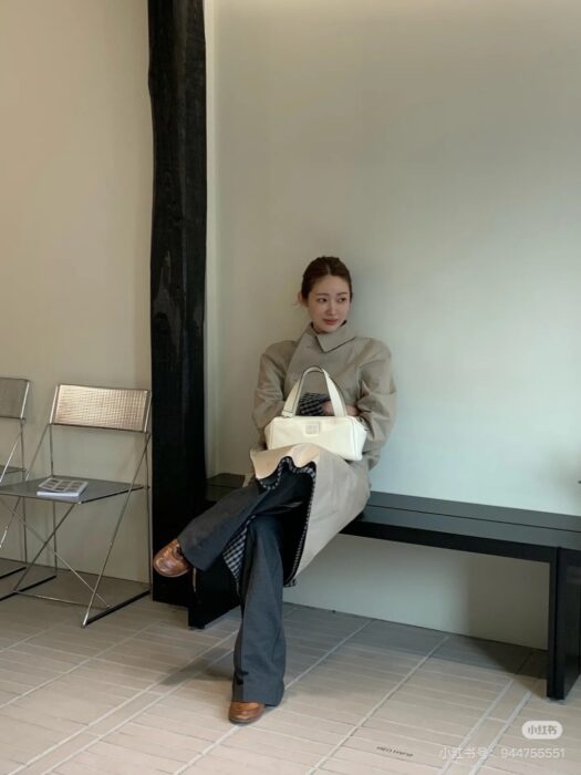 미우미우 리버시클 트윌 체크 트렌치 코트 레플리카 미러급 SA급 S급 고퀄리티 하이엔드 최상급 의류 [여성] 19