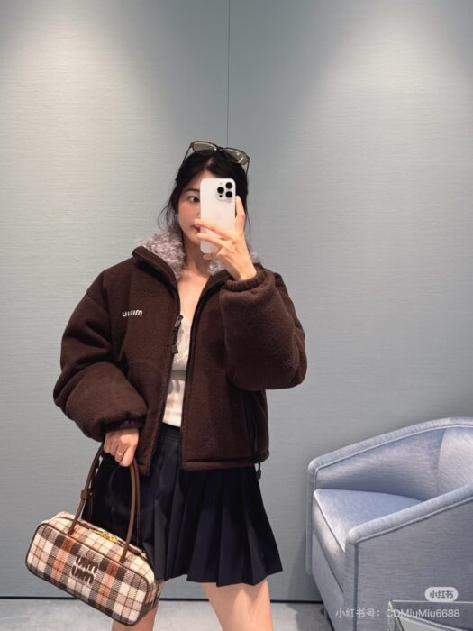 미우미우 플리스 다운 자켓 레플리카 미러급 SA급 S급 고퀄리티 하이엔드 최상급 의류 [여성] 14