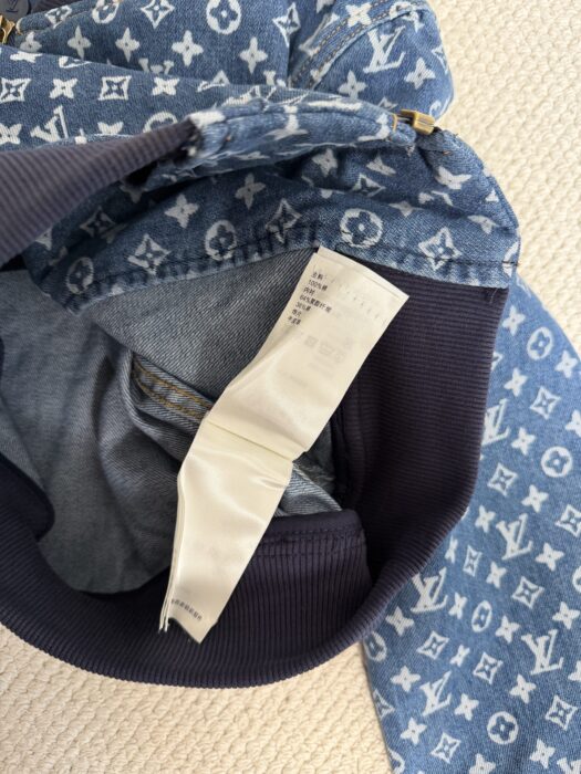 루이비통 크롭드 모노그램 데님 보머 자켓 레플리카 미러급 SA급 S급 고퀄리티 하이엔드 최상급 의류 [여성] 15