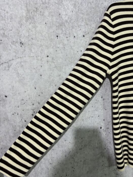 프라다 모노그램 스트라이프 니트 블랙 베이지 레플리카 미러급 SA급 S급 고퀄리티 하이엔드 최상급 의류 [남성여성공용] 10