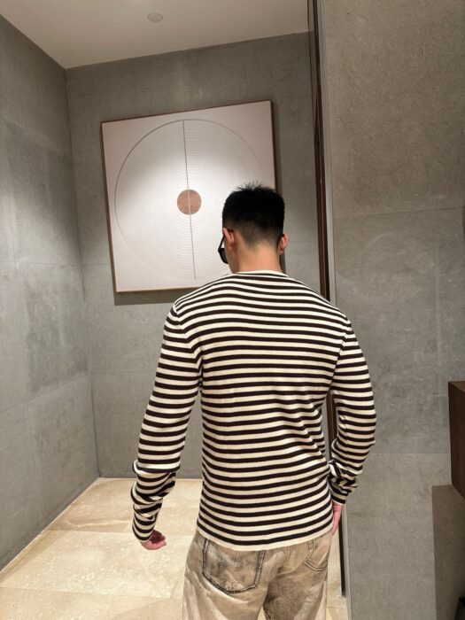 프라다 모노그램 스트라이프 니트 블랙 베이지 레플리카 미러급 SA급 S급 고퀄리티 하이엔드 최상급 의류 [남성여성공용] 2