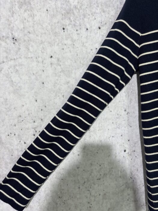 프라다 어깨 단추 스트라이프 니트 레플리카 미러급 SA급 S급 고퀄리티 하이엔드 최상급 의류 [남성여성공용] 10