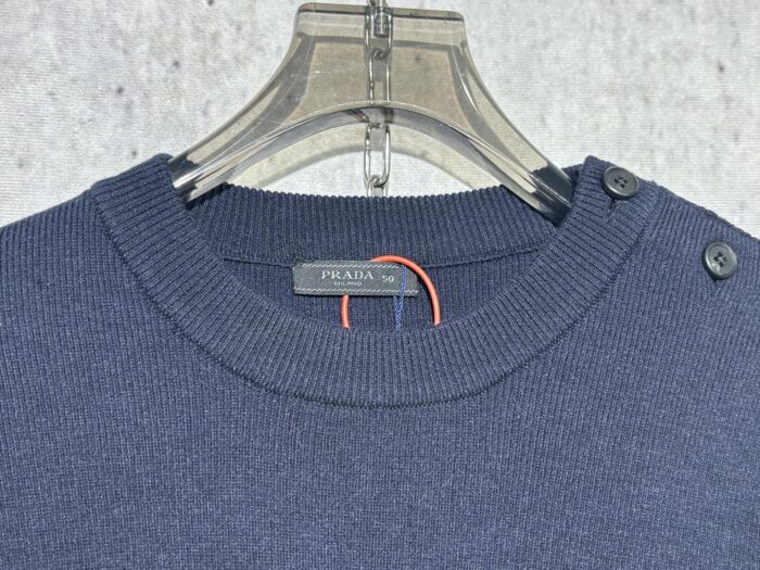 프라다 어깨 단추 스트라이프 니트 레플리카 미러급 SA급 S급 고퀄리티 하이엔드 최상급 의류 [남성여성공용] 9