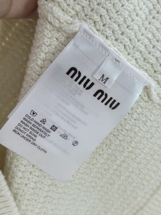 미우미우 어깨 지퍼 카라 가디건 베이지 레플리카 미러급 SA급 S급 고퀄리티 하이엔드 최상급 의류 [남성여성공용] 15