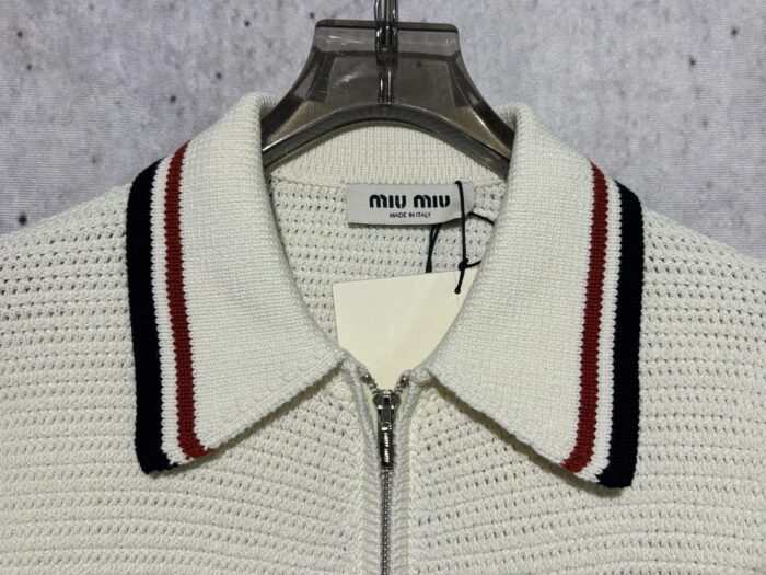 미우미우 어깨 지퍼 카라 가디건 베이지 레플리카 미러급 SA급 S급 고퀄리티 하이엔드 최상급 의류 [남성여성공용] 9