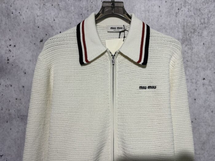 미우미우 어깨 지퍼 카라 가디건 베이지 레플리카 미러급 SA급 S급 고퀄리티 하이엔드 최상급 의류 [남성여성공용] 5