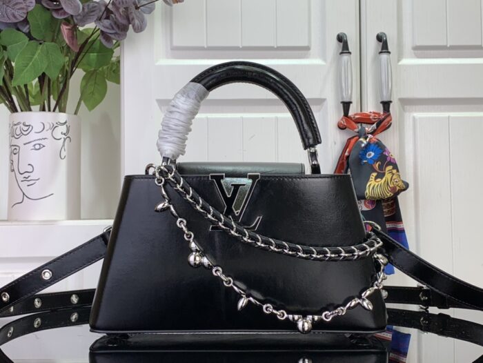 루이비통 카퓌신 이스트 웨스트 BB M25492 블랙 레플리카 미러급 SA급 S급 고퀄리티 최상급 하이엔드 핸드백 숄더백 크로스백 가방 [여성]