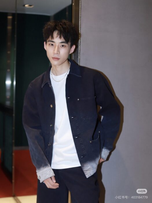 구찌 GG로고 그라데이션 멀티 포켓 데님 자켓 레플리카 미러급 SA급 S급 고퀄리티 하이엔드 최상급 의류 [남성여성공용] 2