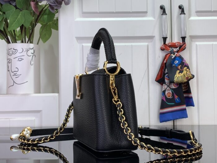 루이비통 카퓌신 미니 M25611 블랙 레플리카 미러급 SA급 S급 고퀄리티 최상급 하이엔드 핸드백 크로스백 가방 [여성] 4