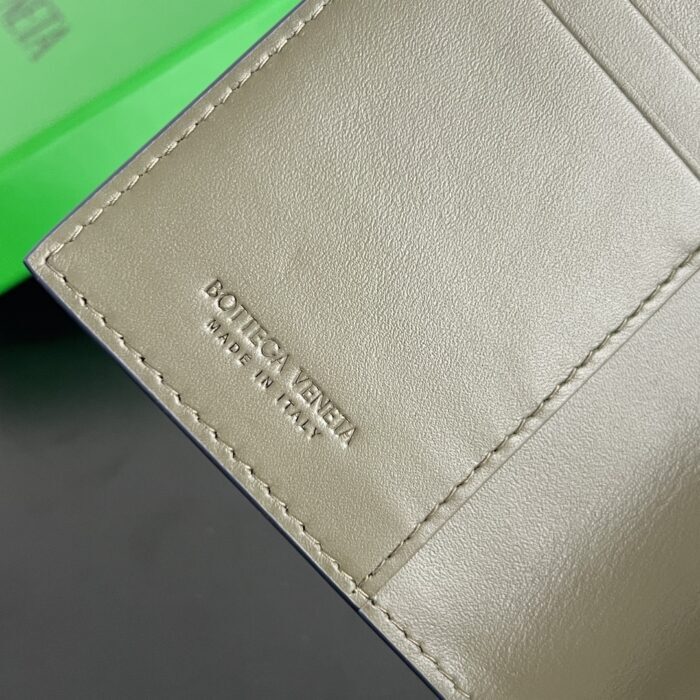 보테가베네타 여권 케이스 607482 라이트 네이비 레플리카 미러급 SA급 S급 고퀄리티 최상급 하이엔드 지갑 [남성여성공용] 8