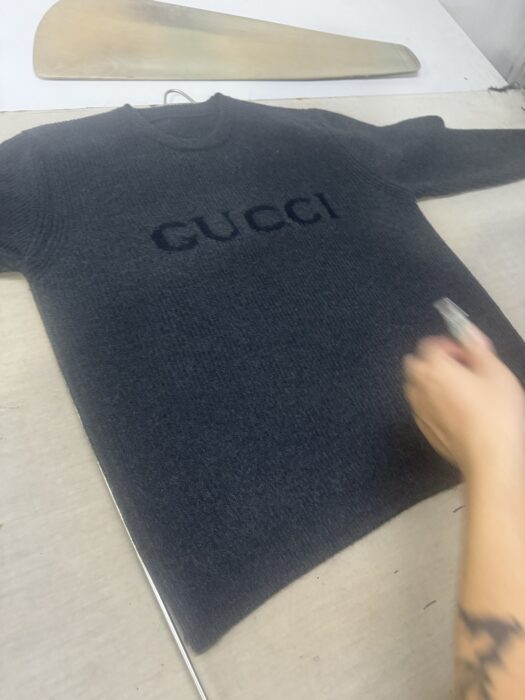 구찌 모노그램 자카드 단색 캐시미어 니트 그레이 레플리카 미러급 SA급 S급 고퀄리티 하이엔드 최상급 의류 [남성여성공용] 6