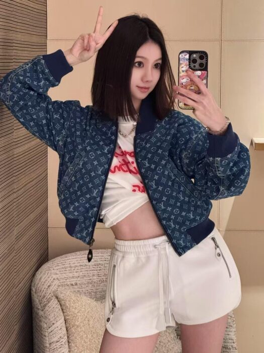 루이비통 크롭드 모노그램 데님 보머 자켓 레플리카 미러급 SA급 S급 고퀄리티 하이엔드 최상급 의류 [여성] 6