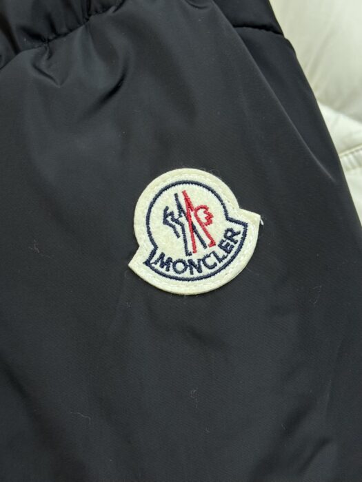 몽클레어 Agneux 스퀘어 퀼팅 후드 쇼트 다운 자켓 레플리카 미러급 SA급 S급 고퀄리티 하이엔드 최상급 의류 [여성] 14