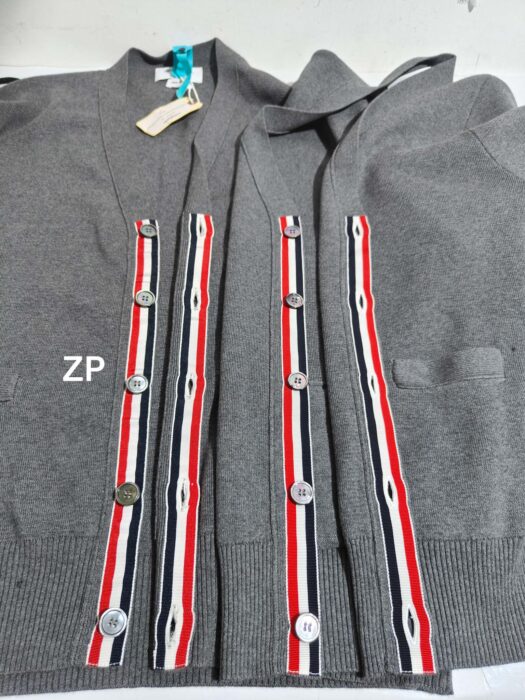 톰브라운 4bar 사선 순면 가디건 그레이 레플리카 미러급 SA급 S급 고퀄리티 하이엔드 최상급 의류 [남성여성공용] 25