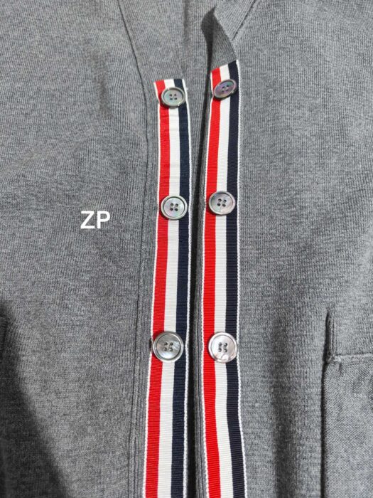 톰브라운 4bar 사선 순면 가디건 그레이 레플리카 미러급 SA급 S급 고퀄리티 하이엔드 최상급 의류 [남성여성공용] 24