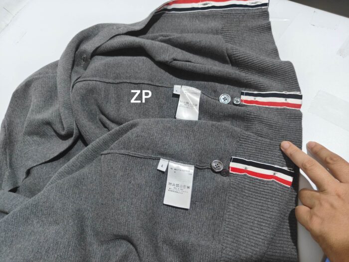 톰브라운 4bar 사선 순면 가디건 그레이 레플리카 미러급 SA급 S급 고퀄리티 하이엔드 최상급 의류 [남성여성공용] 27