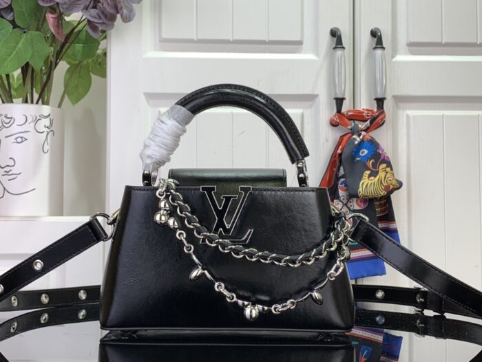 루이비통 카퓌신 이스트 웨스트 미니 M25492 블랙 레플리카 미러급 SA급 S급 고퀄리티 최상급 하이엔드 핸드백 숄더백 크로스백 가방 [여성]