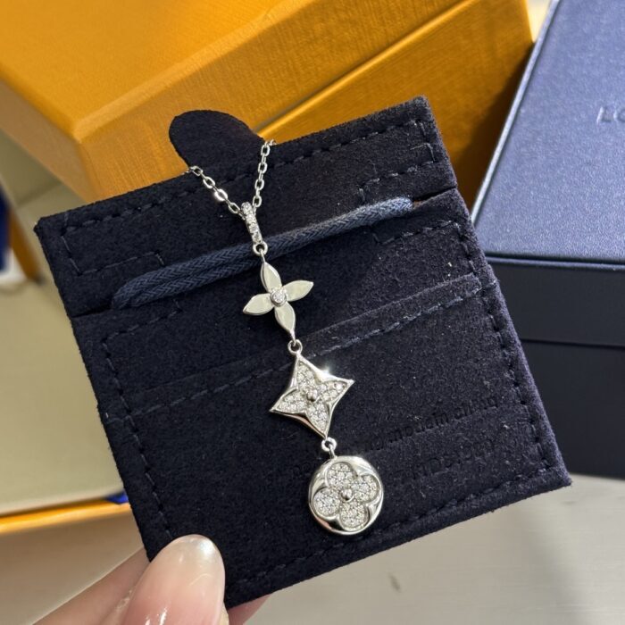 루이비통 플라워 펜던트 목걸이 실버 레플리카 미러급 SA급 S급 고퀄리티 최상급 하이엔드 [여성] 5