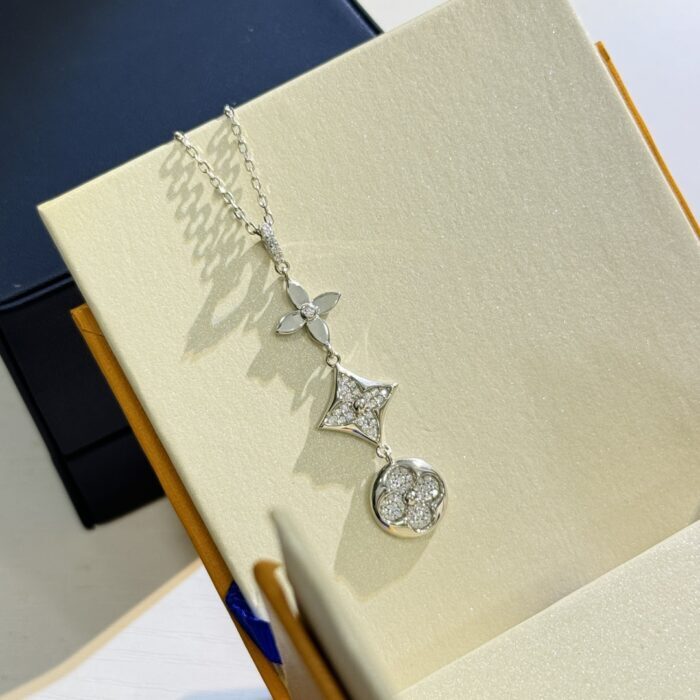 루이비통 플라워 펜던트 목걸이 실버 레플리카 미러급 SA급 S급 고퀄리티 최상급 하이엔드 [여성] 6