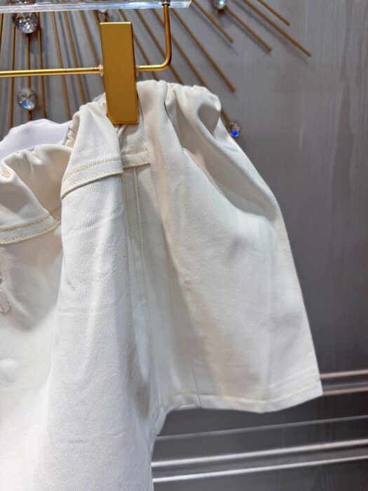 미우미우 업사이클드 데님 자켓&스커트 레플리카 미러급 SA급 S급 고퀄리티 하이엔드 최상급 의류 [여성] 15