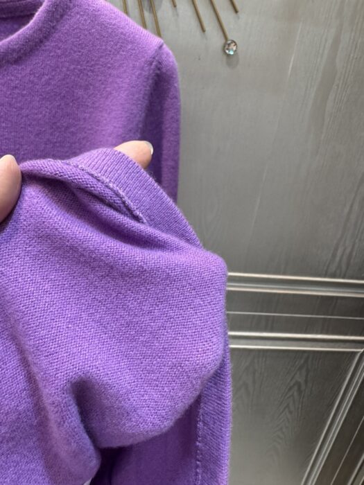 미우미우 캐시미어 실크 크루넥 스웨터 레플리카 미러급 SA급 S급 고퀄리티 하이엔드 최상급 의류 [여성] 8