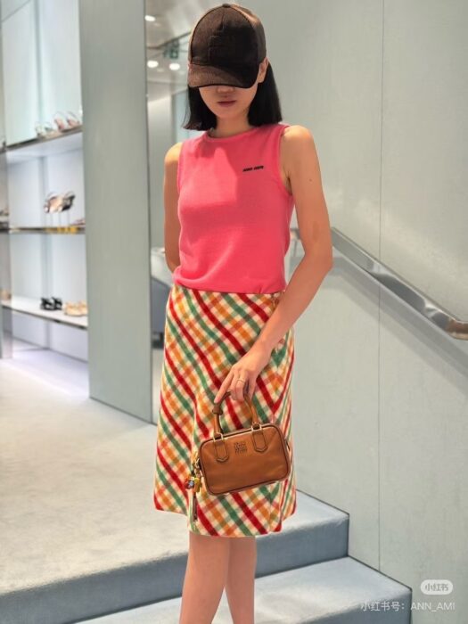 미우미우 캐시미어와 실크 크루넥 니트 탑(2color) 레플리카 미러급 SA급 S급 고퀄리티 하이엔드 최상급 의류 [여성] 25