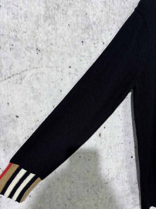 버버리 체크 이음 단색 니트 블랙 레플리카 미러급 SA급 S급 고퀄리티 하이엔드 최상급 의류 [남성여성공용] 11