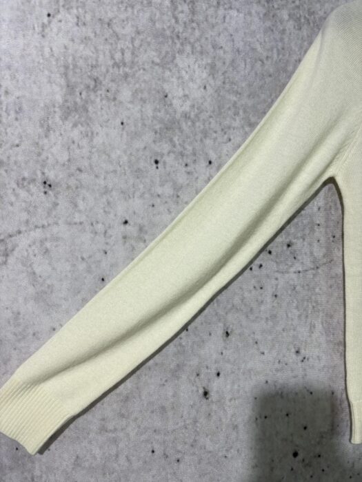 미우미우 모노그램 자카드 단색 단추 가디건 화이트 레플리카 미러급 SA급 S급 고퀄리티 하이엔드 최상급 의류 [여성] 16