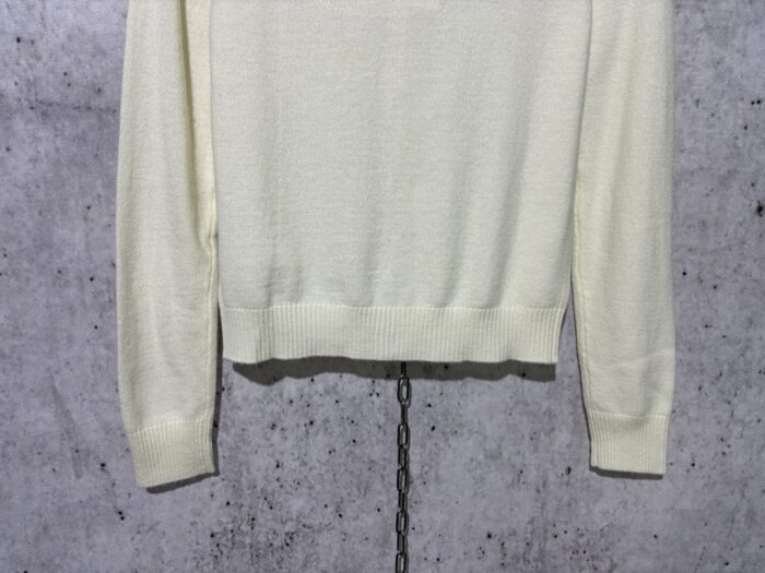 미우미우 모노그램 자카드 단색 단추 가디건 화이트 레플리카 미러급 SA급 S급 고퀄리티 하이엔드 최상급 의류 [여성] 14