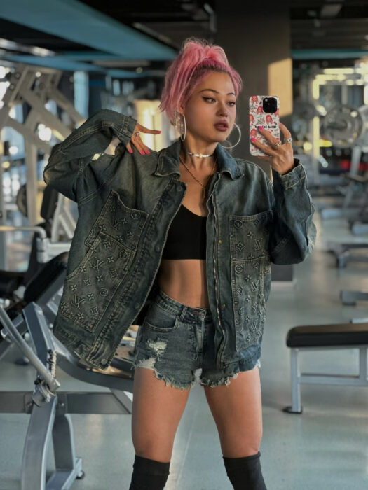 루이비통 빈티지 23SS 엠보로고 데님 자켓 인디고 레플리카 미러급 SA급 S급 고퀄리티 하이엔드 최상급 의류 [남성여성공용] 2