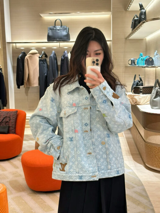 루이비통 Tyler 모노그램 데님 자켓 라이트 블루 레플리카 미러급 SA급 S급 고퀄리티 하이엔드 최상급 의류 [남성여성공용] 2