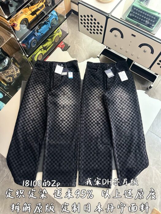 루이비통 플록드 다미에 데님 와이드 레드 팬츠 청바지 블랙 1AHBKQ 레플리카 미러급 SA급 S급 고퀄리티 하이엔드 최상급 의류 [남성여성공용] 3