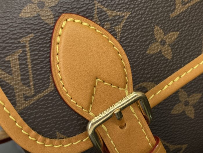 루이비통 사첼 웨어러블 월릿 M26805 레플리카 미러급 SA급 S급 고퀄리티 최상급 하이엔드 가방 [남성여성공용] 7