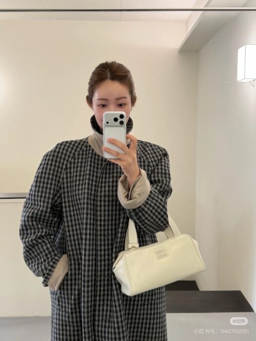 미우미우 리버시클 트윌 체크 트렌치 코트 레플리카 미러급 SA급 S급 고퀄리티 하이엔드 최상급 의류 [여성] 21