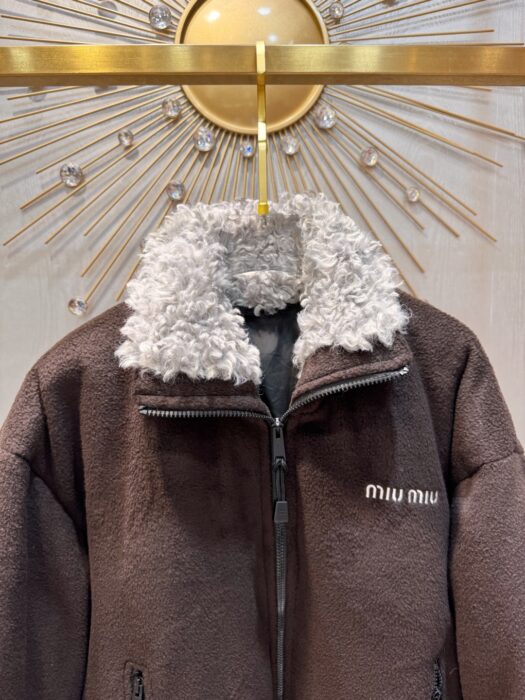 미우미우 플리스 다운 자켓 레플리카 미러급 SA급 S급 고퀄리티 하이엔드 최상급 의류 [여성] 5