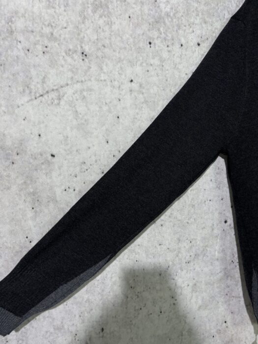 미우미우 모노그램 페이크 레이어링 가디건 다크 그레이 레플리카 미러급 SA급 S급 고퀄리티 하이엔드 최상급 의류 [남성여성공용] 10