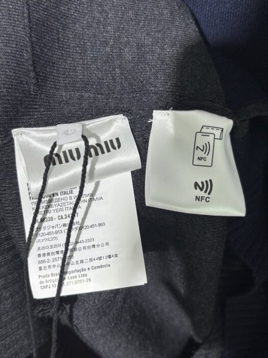 미우미우 모노그램 페이크 레이어링 가디건 네이비 레플리카 미러급 SA급 S급 고퀄리티 하이엔드 최상급 의류 [남성여성공용] 13