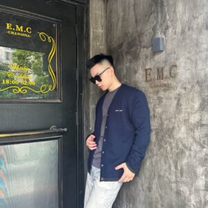 미우미우 모노그램 페이크 레이어링 가디건 네이비 레플리카 미러급 SA급 S급 고퀄리티 하이엔드 최상급 의류 [남성여성공용]