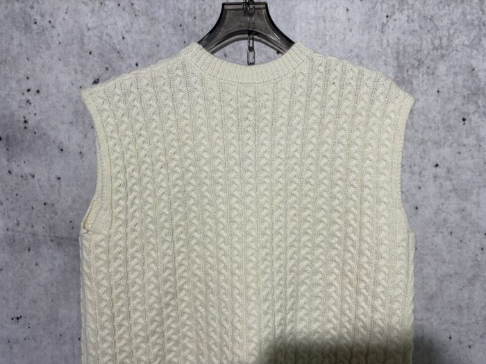 로에베 점보 로고 양털 민소매 화이트 레플리카 미러급 SA급 S급 고퀄리티 하이엔드 최상급 의류 [남성여성공용] 6