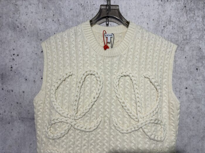 로에베 점보 로고 양털 민소매 화이트 레플리카 미러급 SA급 S급 고퀄리티 하이엔드 최상급 의류 [남성여성공용] 5