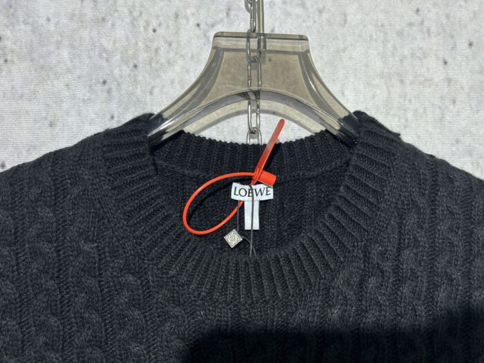 로에베 점보 로고 양털 민소매 블랙 레플리카 미러급 SA급 S급 고퀄리티 하이엔드 최상급 의류 [남성여성공용] 9