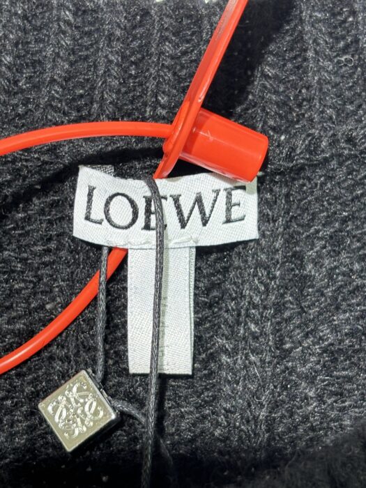 로에베 점보 로고 양털 민소매 블랙 레플리카 미러급 SA급 S급 고퀄리티 하이엔드 최상급 의류 [남성여성공용] 12