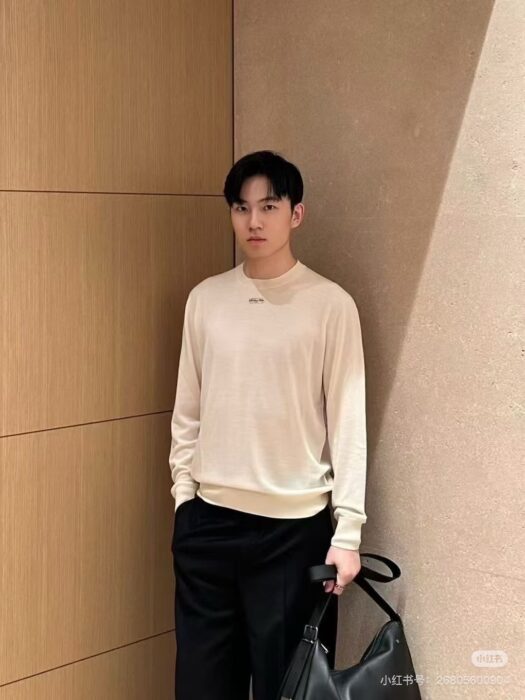 디올 앞 패치 모노그램 순색 니트 베이지 레플리카 미러급 SA급 S급 고퀄리티 하이엔드 최상급 의류 [남성]