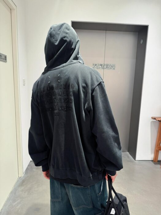 메종마르지엘라 뒷면 자수 후드집업 블랙 레플리카 미러급 SA급 S급 고퀄리티 하이엔드 최상급 의류 [남성여성공용] 2