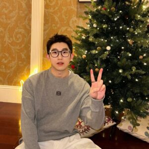 로에베 로고 자수 긴팔티 그레이 레플리카 미러급 SA급 S급 고퀄리티 하이엔드 최상급 의류 [남성여성공용]