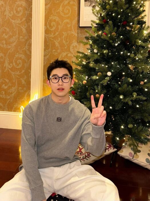 로에베 로고 자수 긴팔티 그레이 레플리카 미러급 SA급 S급 고퀄리티 하이엔드 최상급 의류 [남성여성공용]