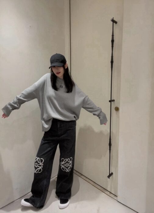 로에베 로고 자수 긴팔티 그레이 레플리카 미러급 SA급 S급 고퀄리티 하이엔드 최상급 의류 [남성여성공용] 2