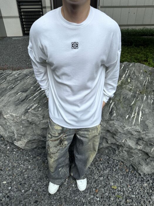 로에베 로고 자수 긴팔티 화이트 레플리카 미러급 SA급 S급 고퀄리티 하이엔드 최상급 의류 [남성여성공용]