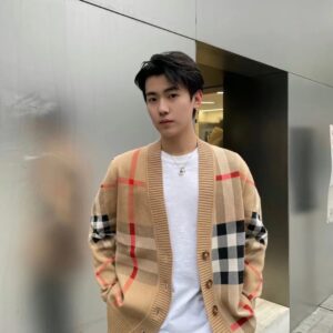 버버리 클래식 체크 가디건 레플리카 미러급 SA급 S급 고퀄리티 하이엔드 최상급 의류 [남성여성공용]