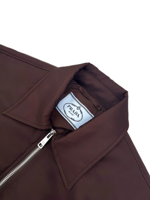 프라다 세모 로고 지퍼 숏 자켓 대추색 레플리카 미러급 SA급 S급 고퀄리티 하이엔드 최상급 의류 [남성여성공용] 5